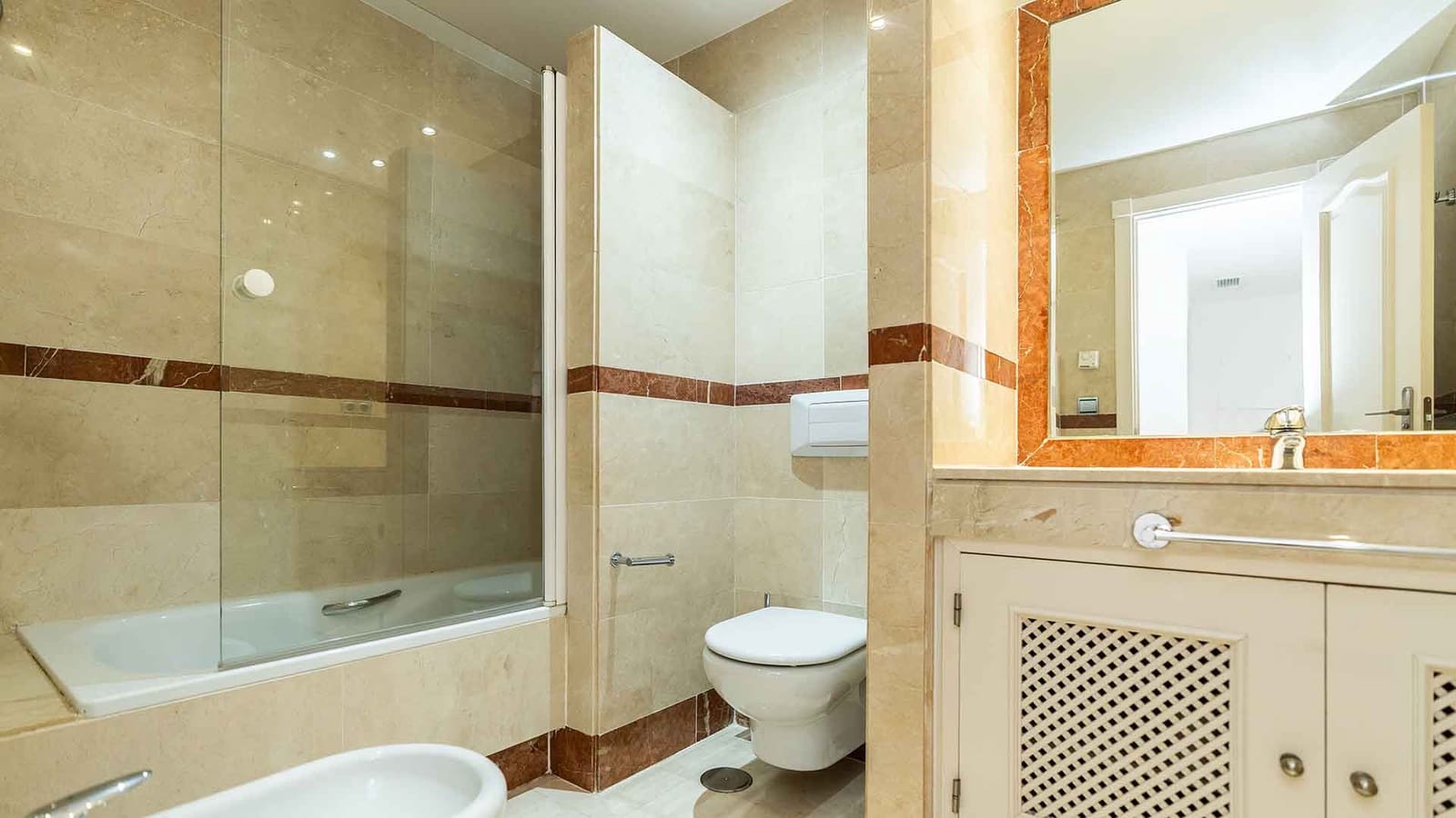 3 bedroom Apartment for sale in Golden Mile with pool - € 2,150,000 (Ref: 10027034)