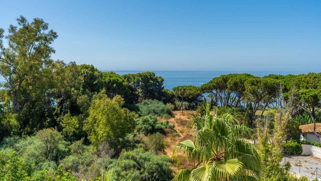 3 bedroom Apartment for sale in Lomas De Marbella, Marbella with pool - € 2,150,000 (Ref: 10027034)