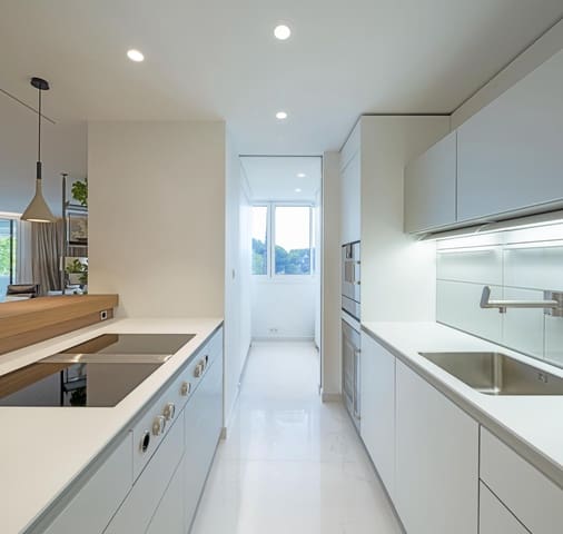 3 quarto Apartamento para venda em Lomas De Marbella, Marbella com piscina - 2 200 000 € (Ref: 10027035)
