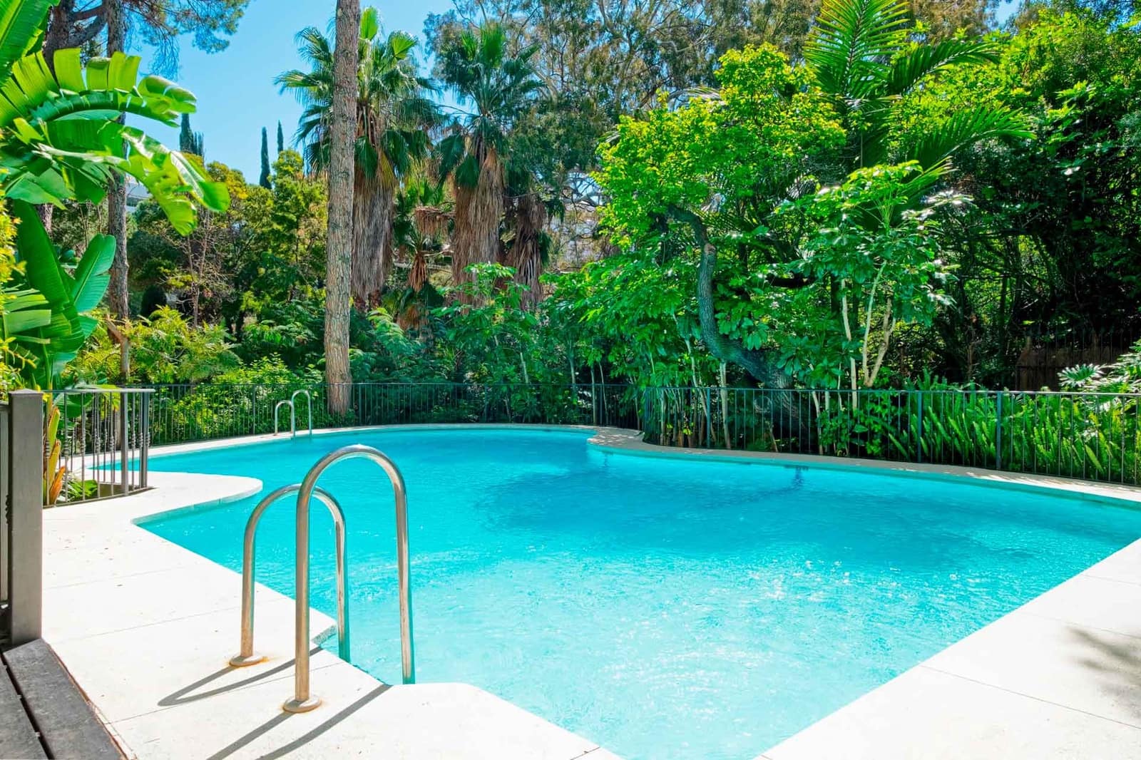 3 sovrum Lägenhet till salu i Golden Mile med pool - 2 200 000 € (Ref: 10027035)