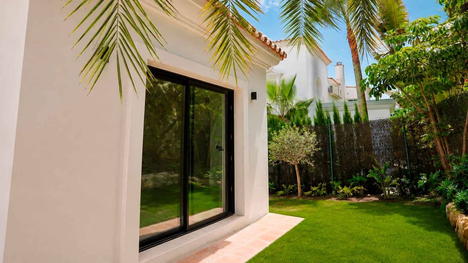 6 chambre Villa/Maison à vendre à El Paraiso avec piscine - 3 700 000 € (Ref: 10030285)