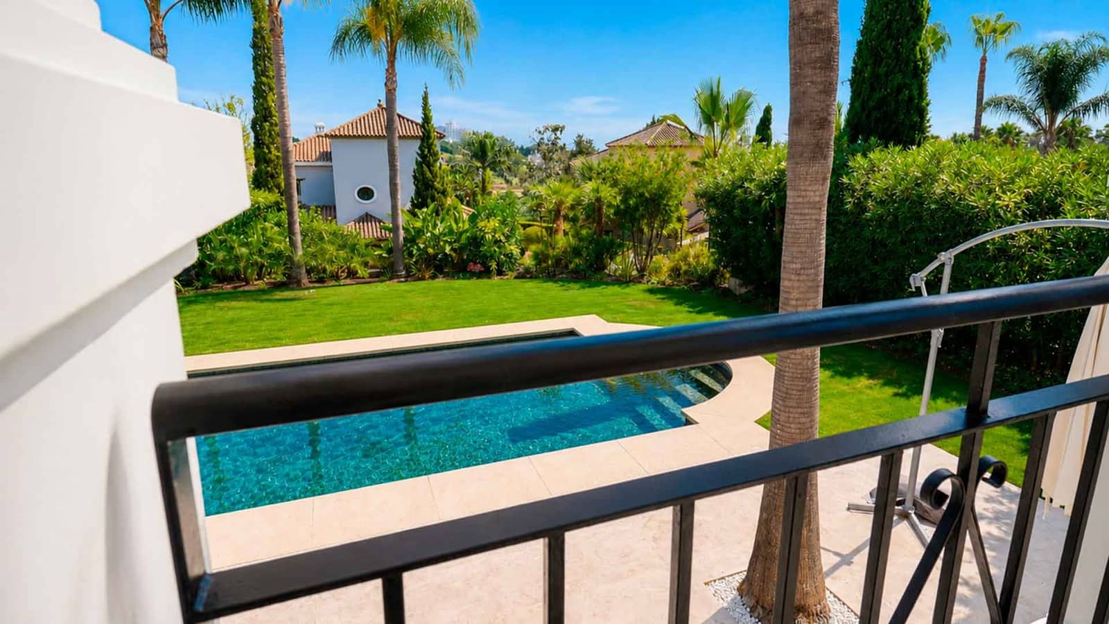 6 chambre Villa/Maison à vendre à El Paraiso avec piscine - 3 700 000 € (Ref: 10030285)