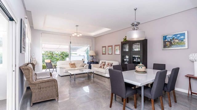 4 camera da letto Villa in vendita in Playa Bajadilla - Puertos, Marbella - 1.950.000 € (Rif: 10033657)