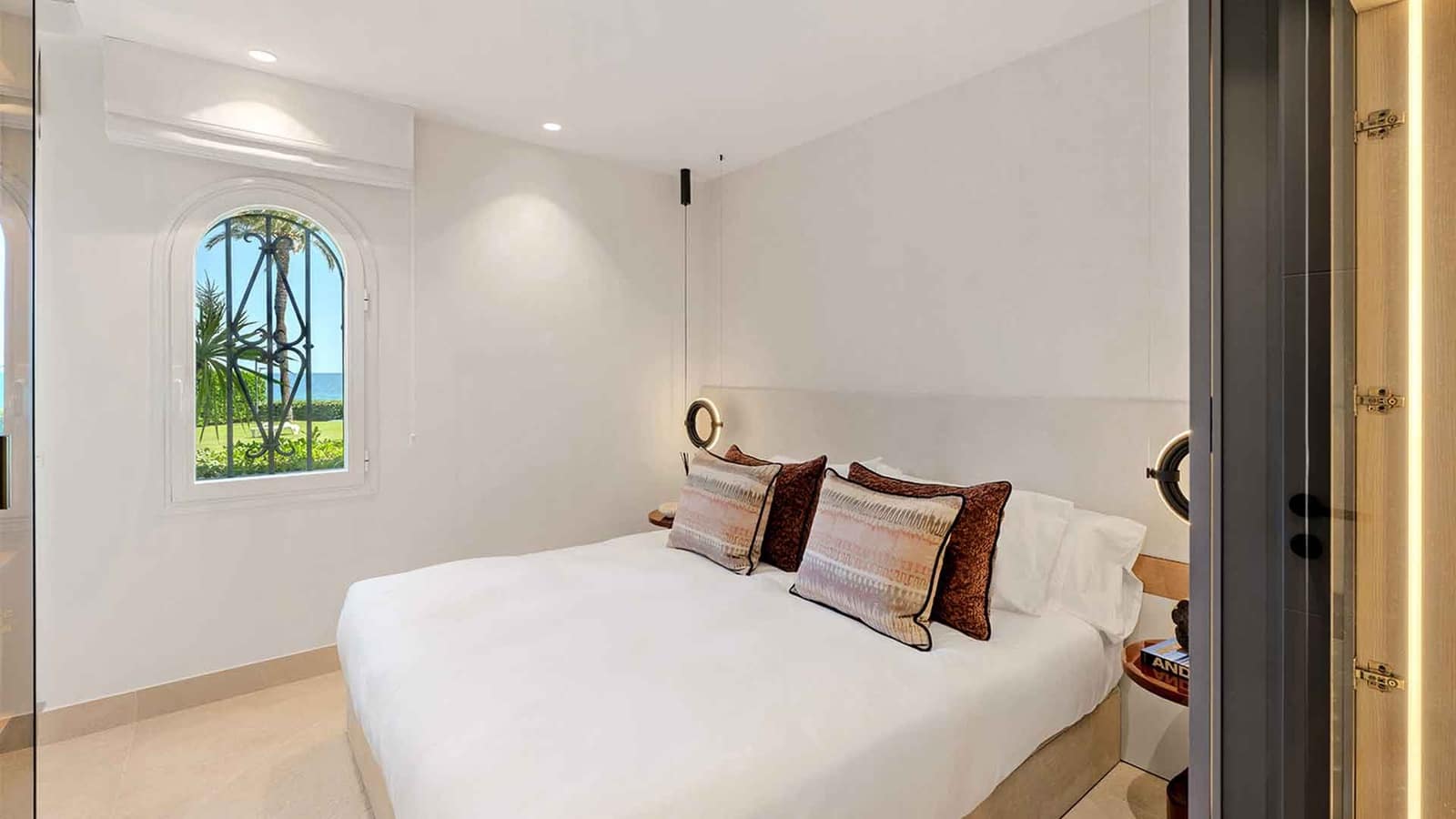 3 soverom Leilighet til salgs i Estepona med svømmebasseng - € 2 995 000 (Ref: 10035121)
