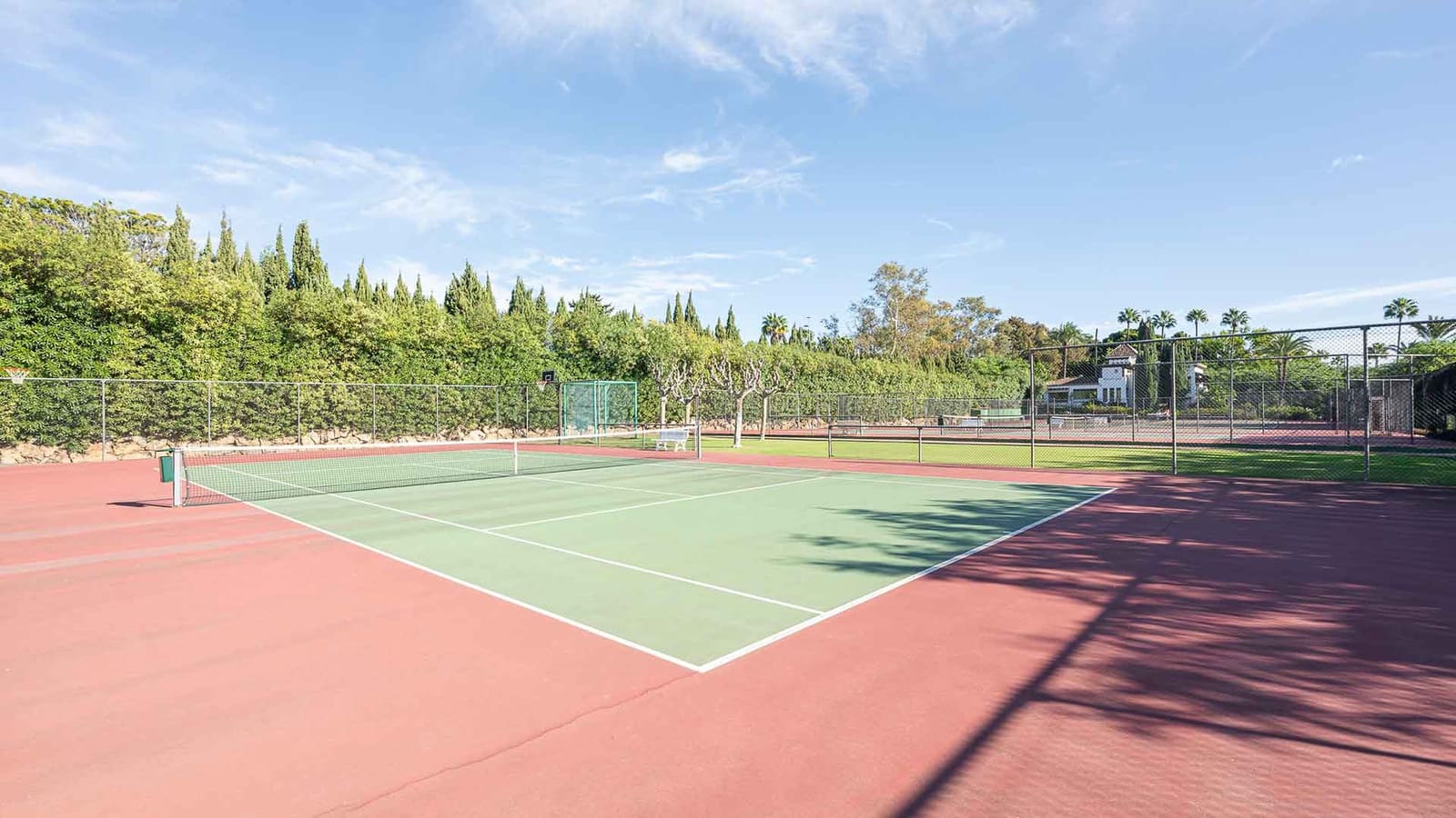 3 soverom Leilighet til salgs i Estepona med svømmebasseng - € 2 995 000 (Ref: 10035121)