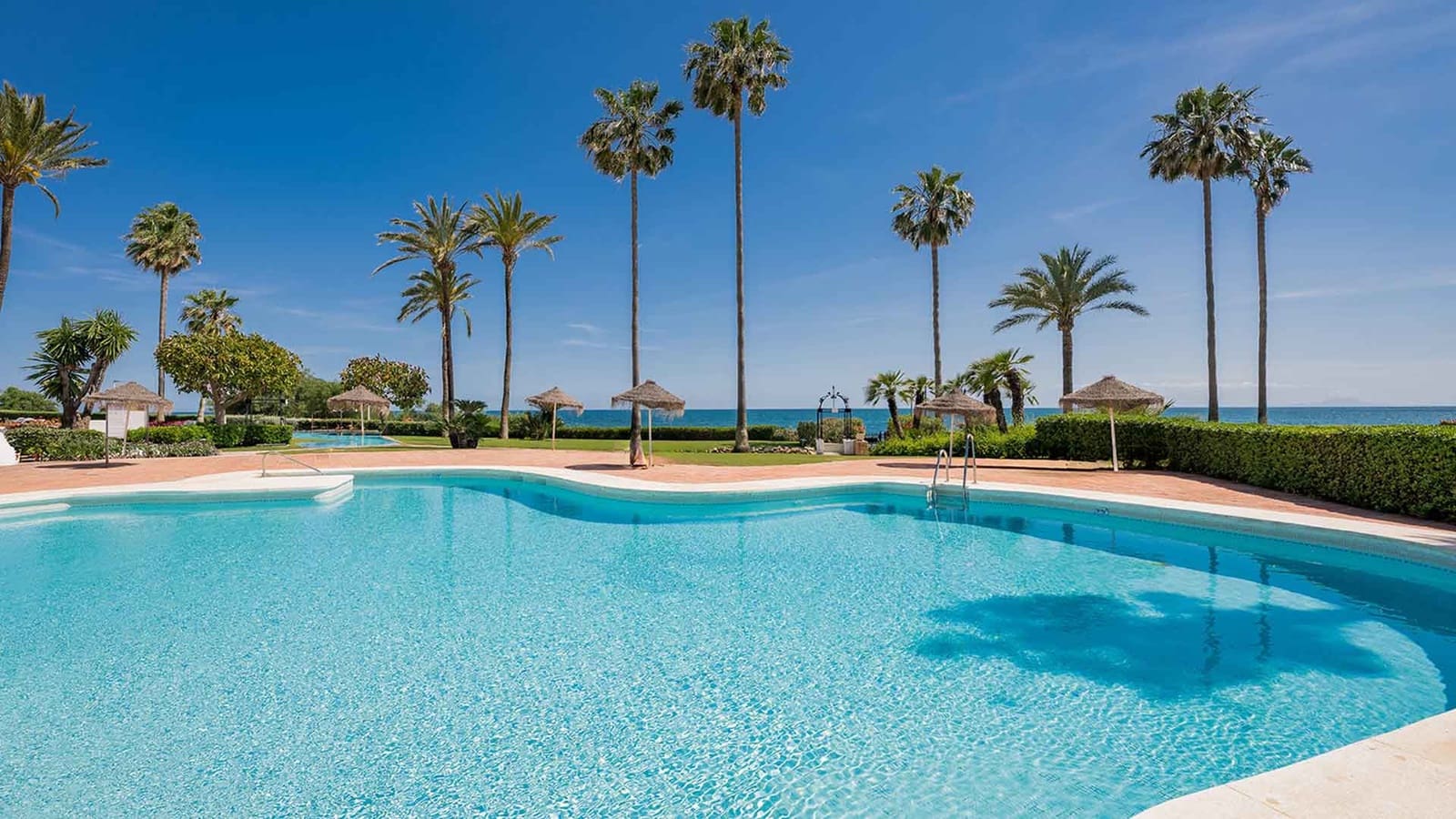 3 soverom Leilighet til salgs i Estepona med svømmebasseng - € 2 995 000 (Ref: 10035121)