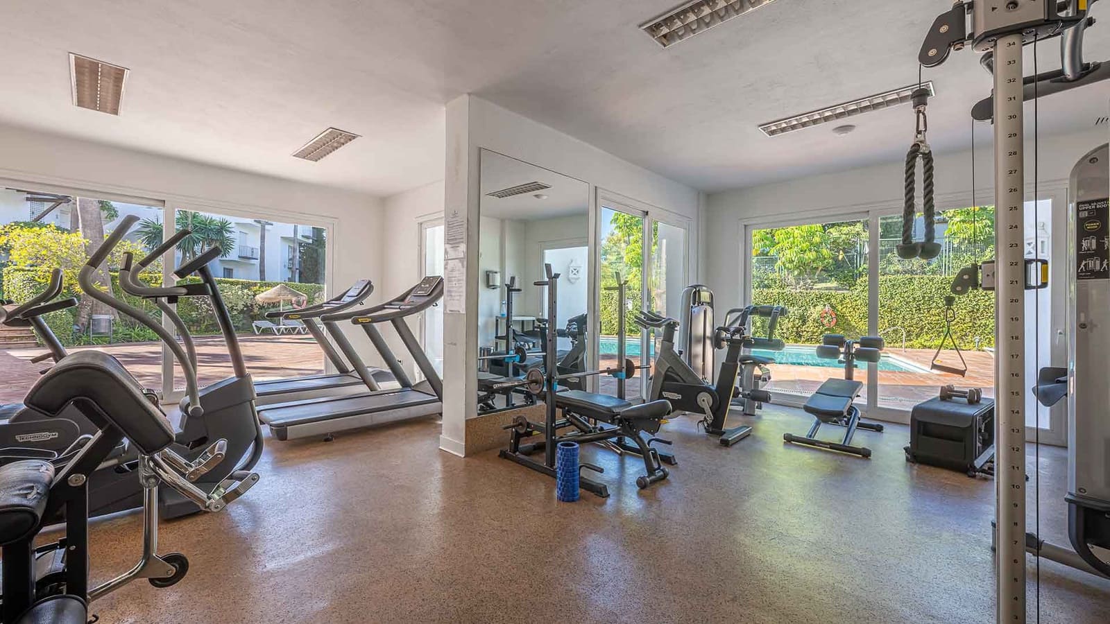 3 soverom Leilighet til salgs i Estepona med svømmebasseng - € 2 995 000 (Ref: 10035121)
