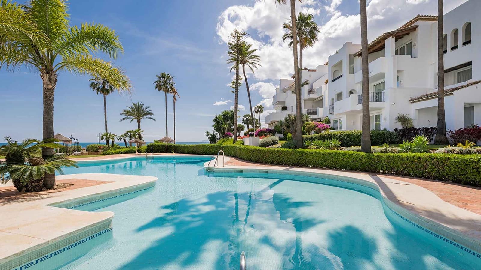3 soverom Leilighet til salgs i Estepona med svømmebasseng - € 2 995 000 (Ref: 10035121)
