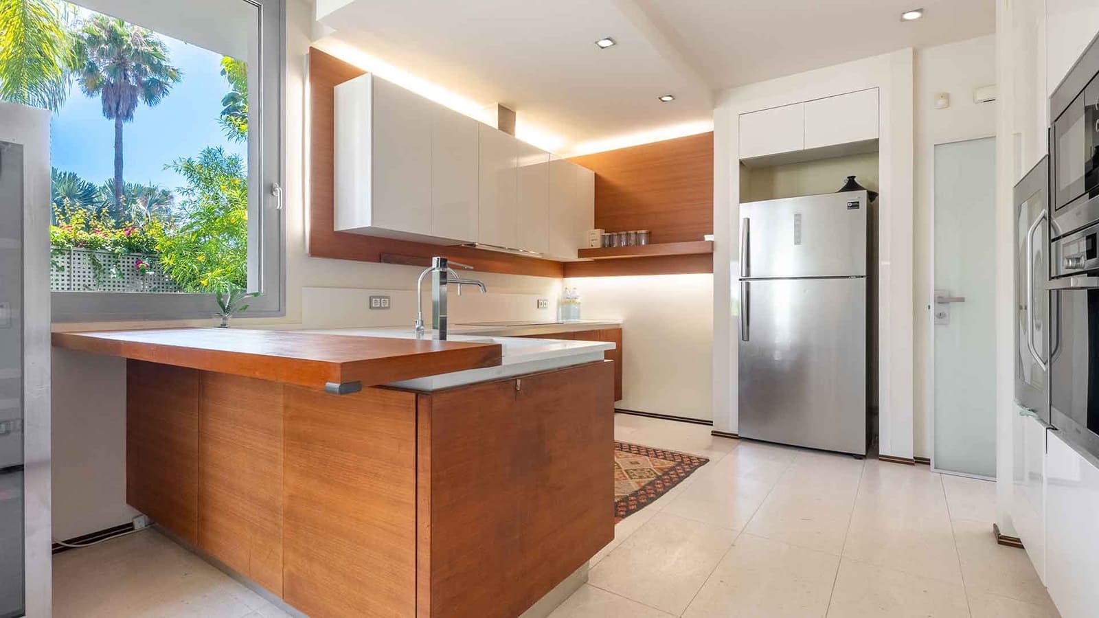4 chambre Villa/Maison Semi-Mitoyenne à vendre à Golden Mile avec piscine - 2 700 000 € (Ref: 10037175)