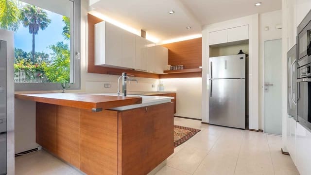 4 chambre Villa/Maison Semi-Mitoyenne à vendre à Lomas De Marbella, Marbella avec piscine - 2 700 000 € (Ref: 10037175)