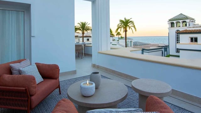 3 sovrum Takvåning till salu i Centro, Estepona med pool - 2 495 000 € (Ref: 10042727)