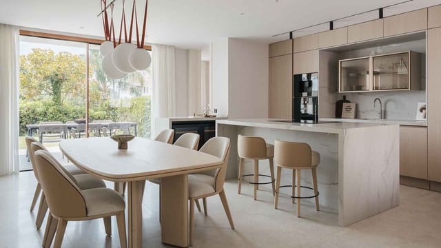4 makuuhuone Huoneisto myytävänä paikassa Nueva Andalucía Centro, Marbella mukana uima-altaan - 2 595 000 € (Ref: 10044926)