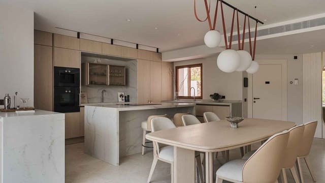 4 makuuhuone Huoneisto myytävänä paikassa Nueva Andalucía Centro, Marbella mukana uima-altaan - 2 595 000 € (Ref: 10044926)