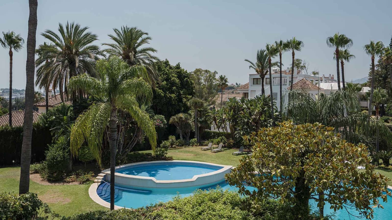 4 makuuhuone Huoneisto myytävänä paikassa Nueva Andalucia mukana uima-altaan - 2 595 000 € (Ref: 10044926)