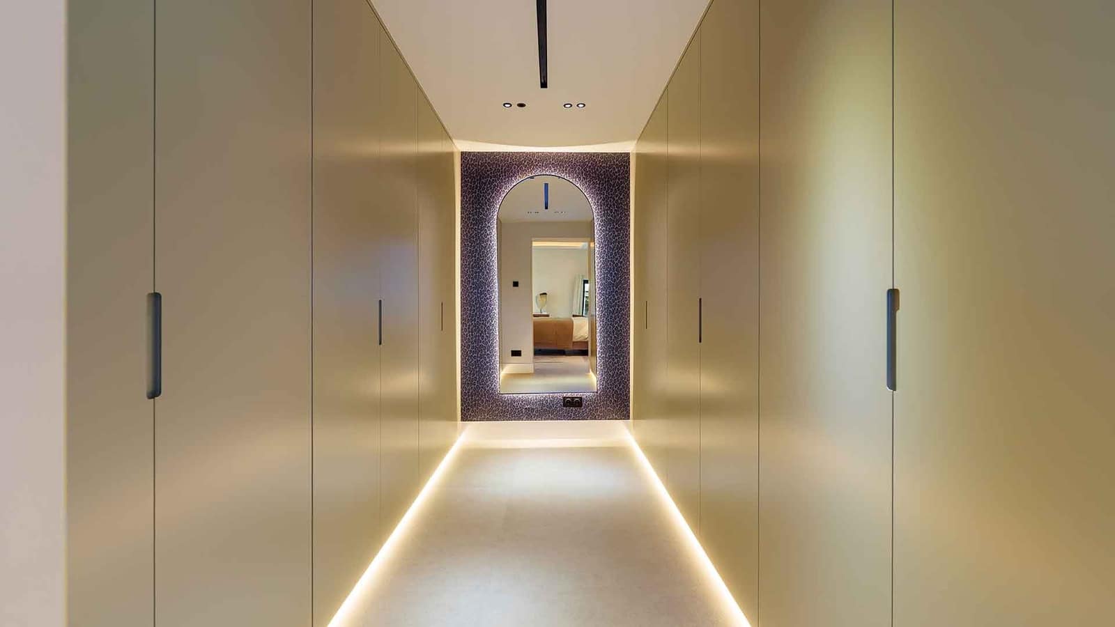 5 chambre Villa/Maison à vendre à Puerto Banus avec piscine - 5 750 000 € (Ref: 10047071)