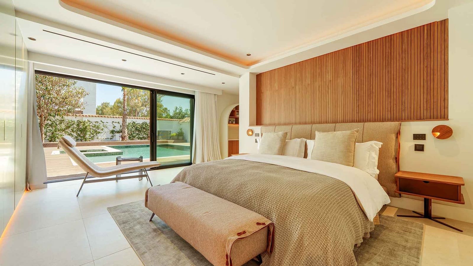 5 chambre Villa/Maison à vendre à Puerto Banus avec piscine - 5 750 000 € (Ref: 10047071)
