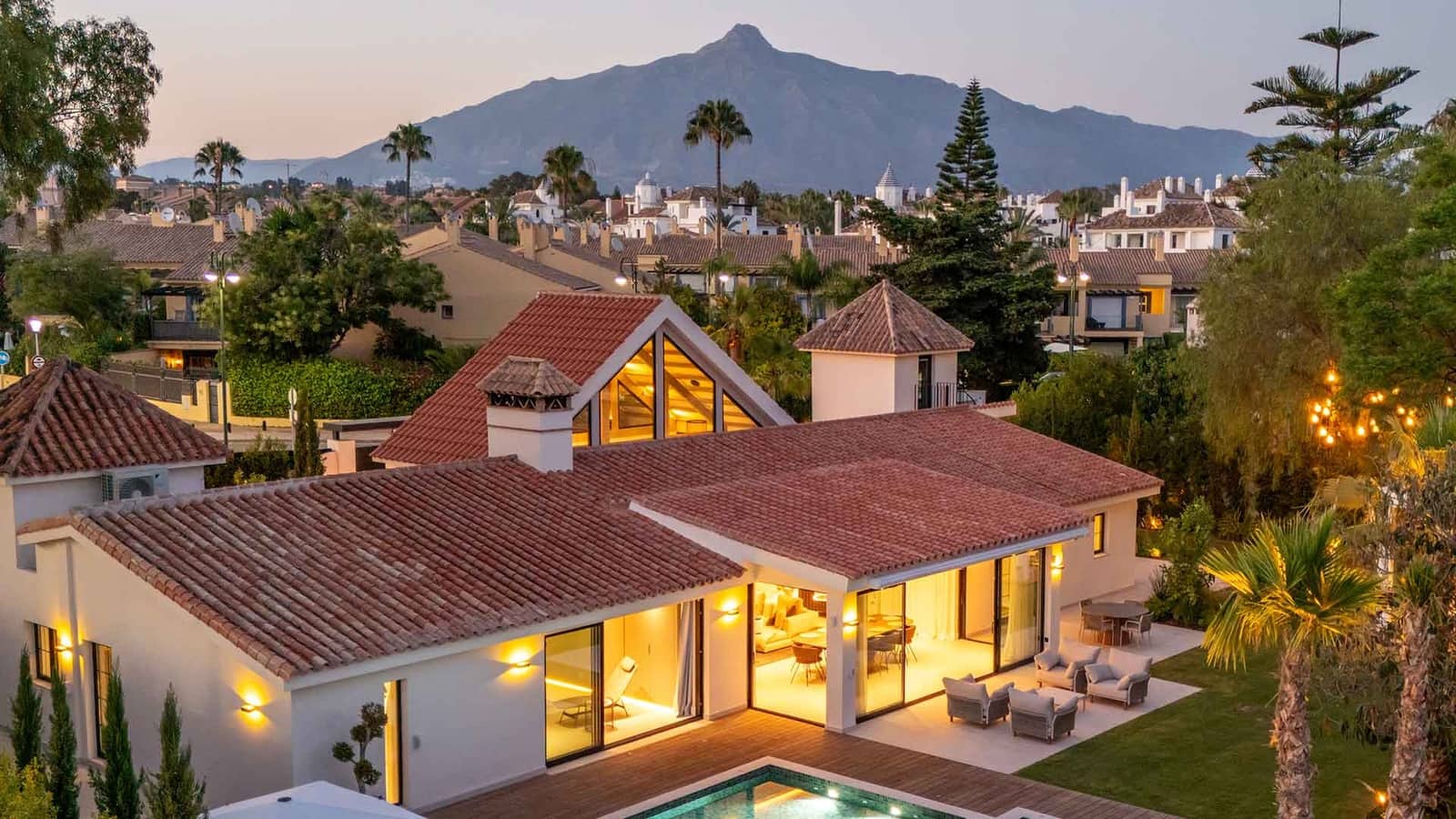 5 chambre Villa/Maison à vendre à Puerto Banus avec piscine - 5 750 000 € (Ref: 10047071)