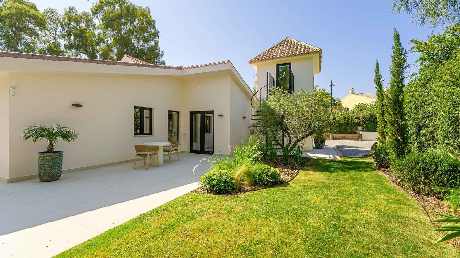 5 chambre Villa/Maison à vendre à Puerto Banus avec piscine - 5 750 000 € (Ref: 10047071)