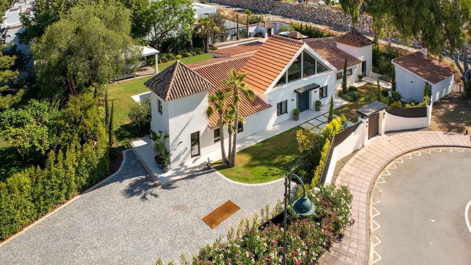 5 chambre Villa/Maison à vendre à Puerto Banus avec piscine - 5 750 000 € (Ref: 10047071)