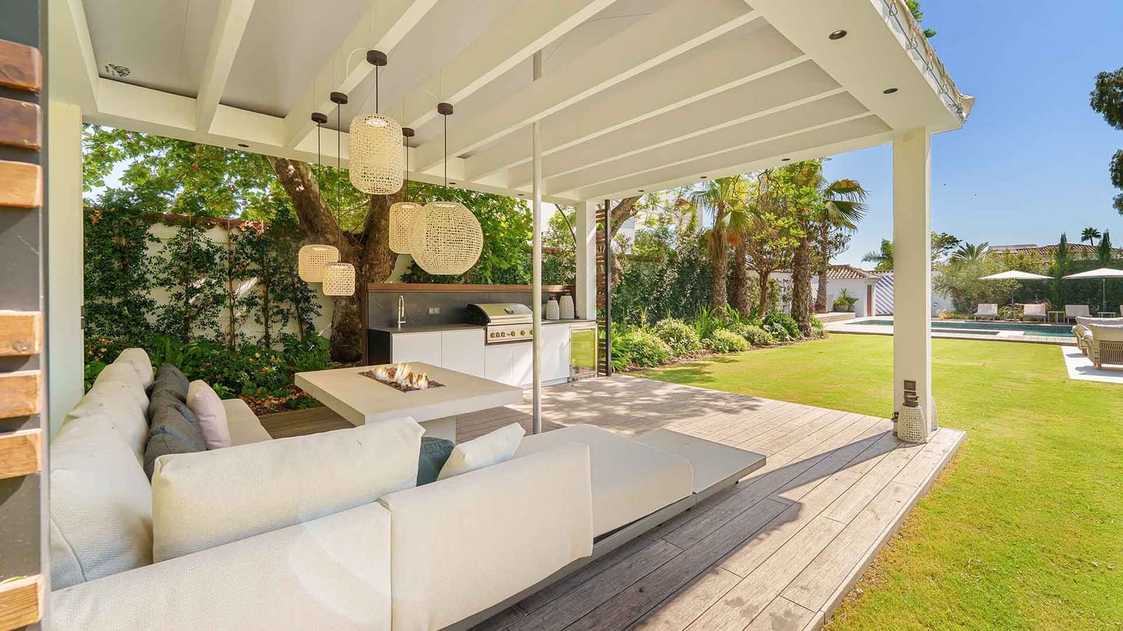 5 chambre Villa/Maison à vendre à Puerto Banus avec piscine - 5 750 000 € (Ref: 10047071)