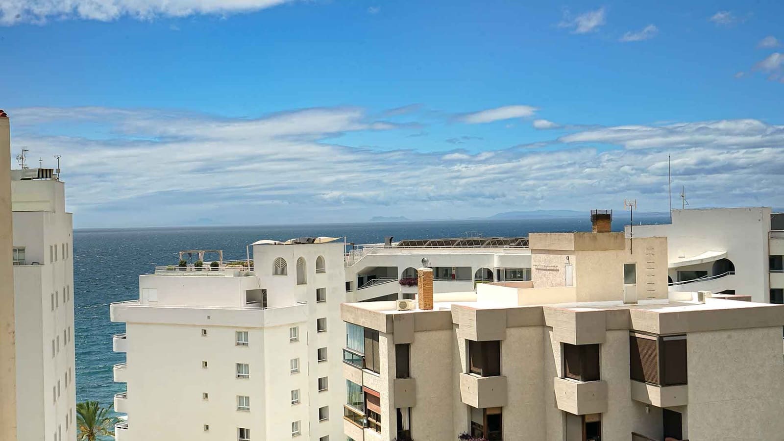 Ático de 3 habitaciones en Marbella en venta con piscina - 2.200.000 € (Ref: 10048961)