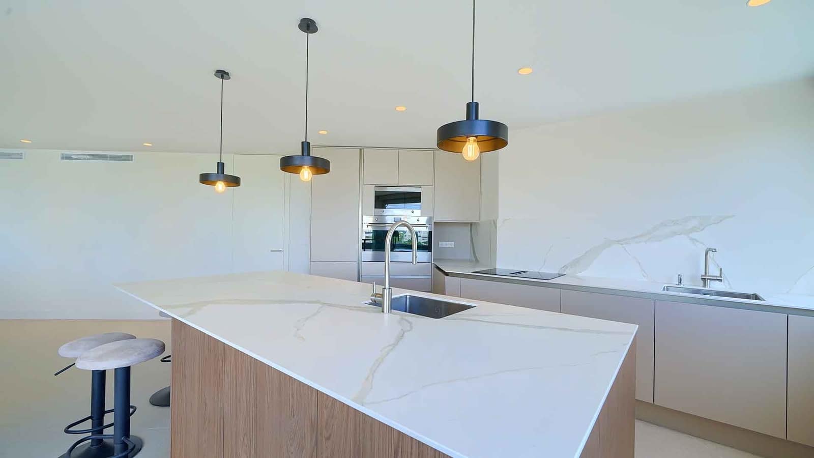 Ático de 3 habitaciones en Marbella en venta con piscina - 2.200.000 € (Ref: 10048961)