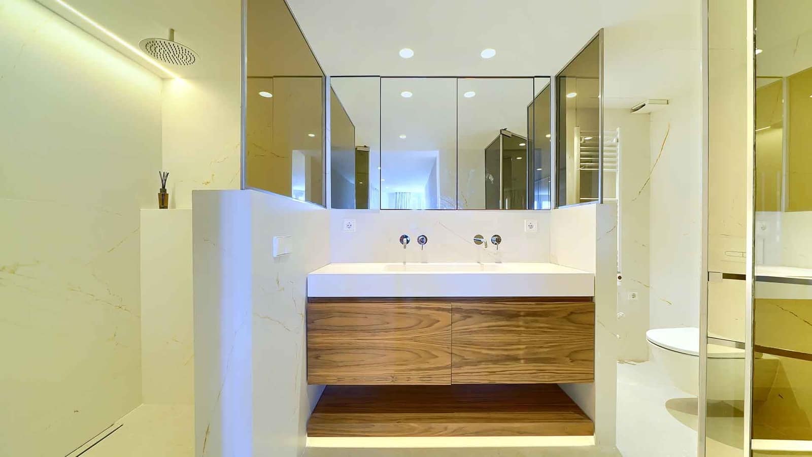 Ático de 3 habitaciones en Marbella en venta con piscina - 2.200.000 € (Ref: 10048961)