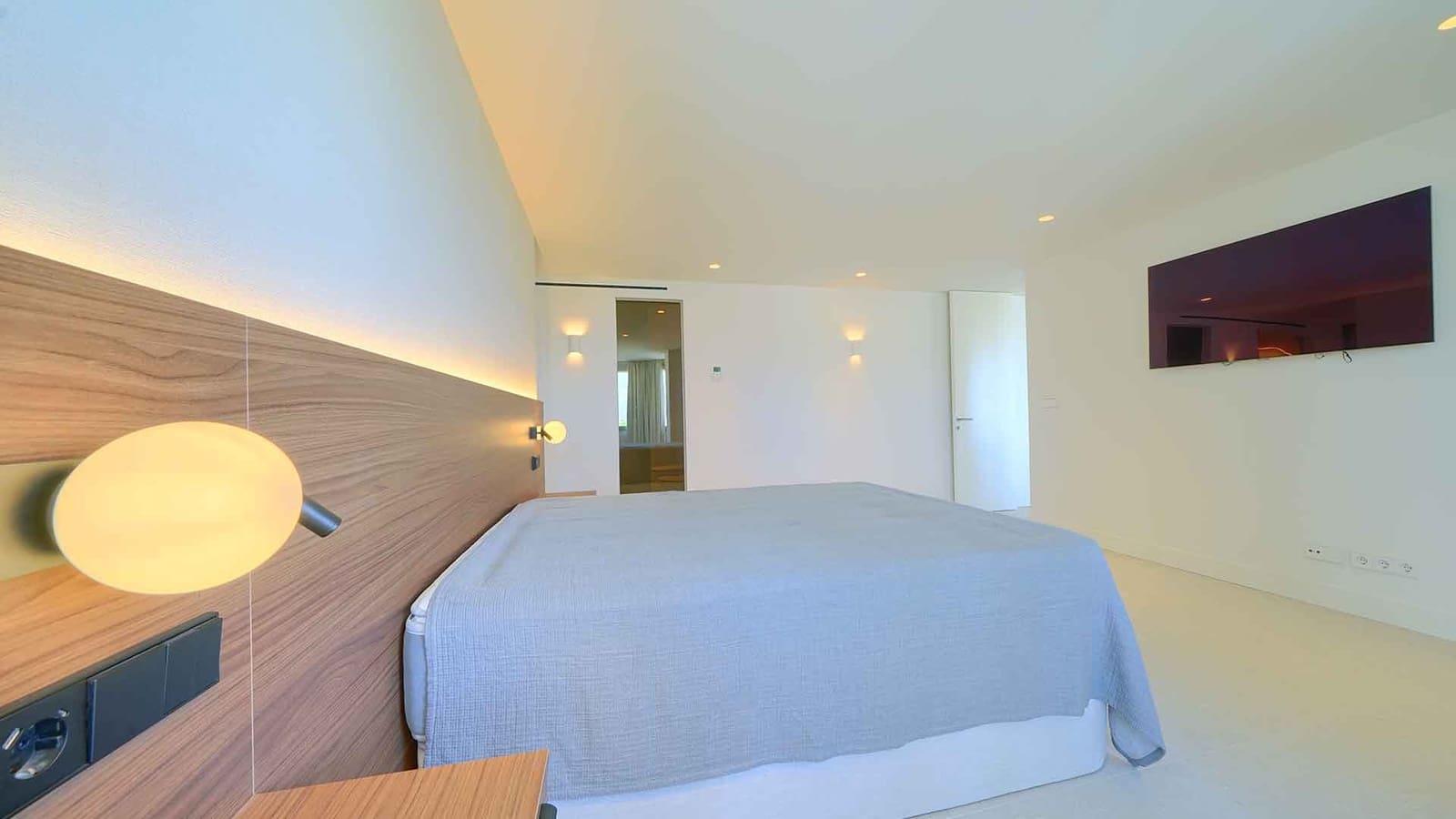 Ático de 3 habitaciones en Marbella en venta con piscina - 2.200.000 € (Ref: 10048961)
