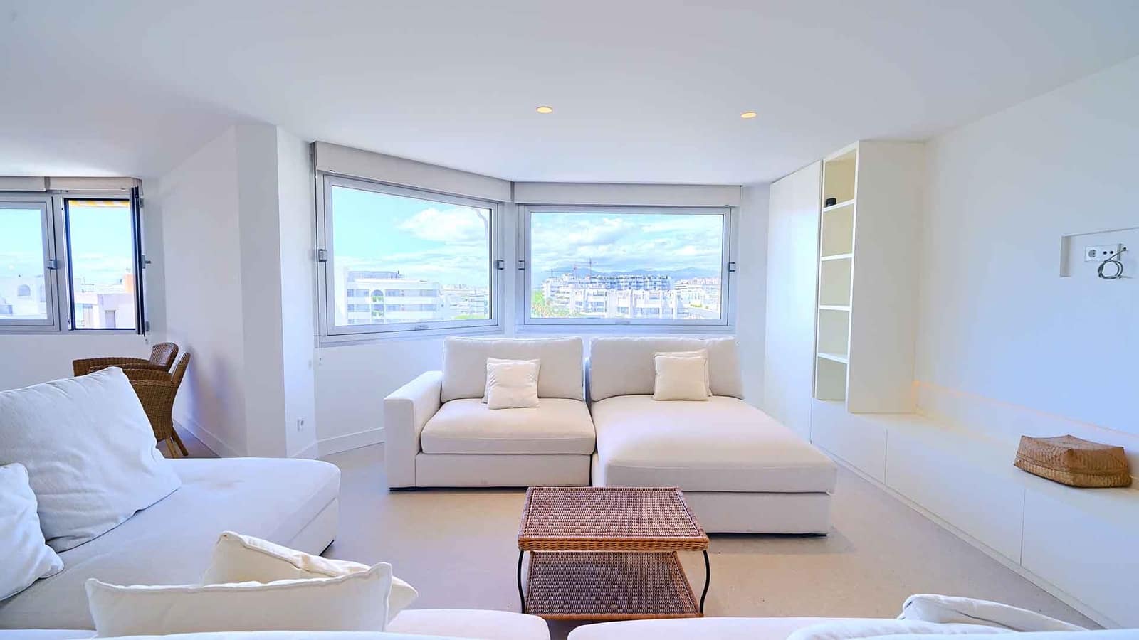 Ático de 3 habitaciones en Marbella en venta con piscina - 2.200.000 € (Ref: 10048961)