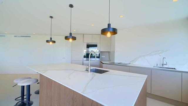 3 makuuhuone Kattohuoneisto myytävänä paikassa Playa Bajadilla - Puertos, Marbella mukana uima-altaan - 2 200 000 € (Ref: 10048961)