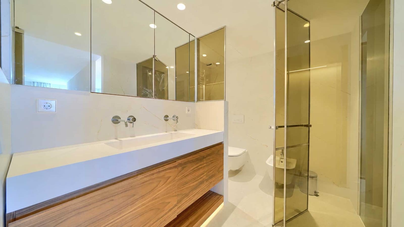 Ático de 3 habitaciones en Marbella en venta con piscina - 2.200.000 € (Ref: 10048961)