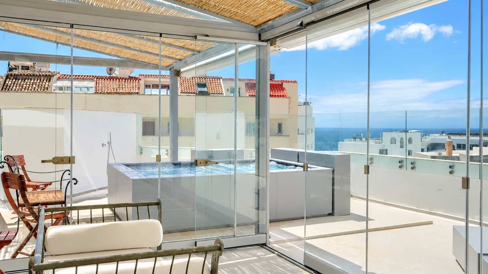 Ático de 3 habitaciones en Marbella en venta con piscina - 2.200.000 € (Ref: 10048961)