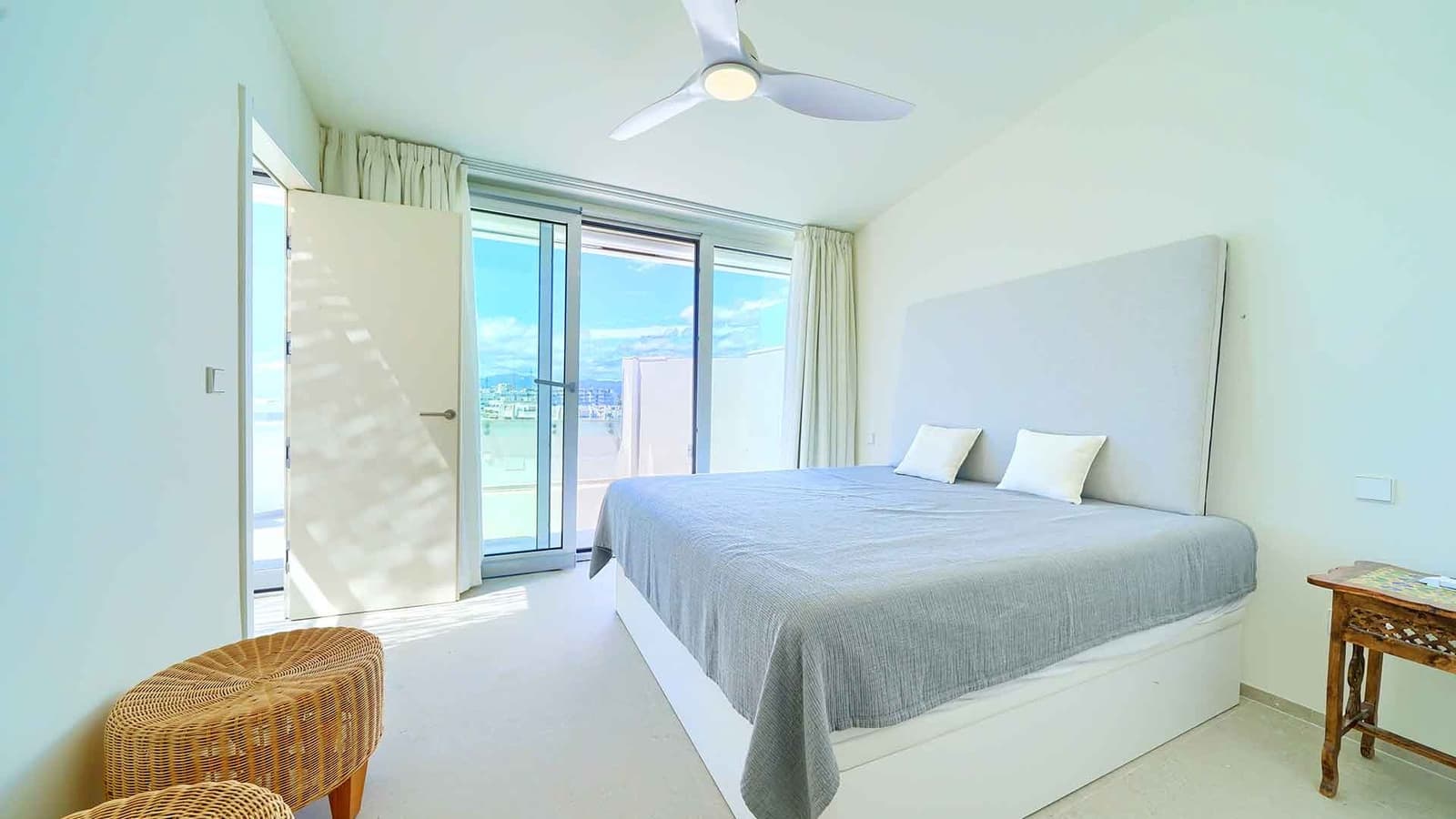 Ático de 3 habitaciones en Marbella en venta con piscina - 2.200.000 € (Ref: 10048961)