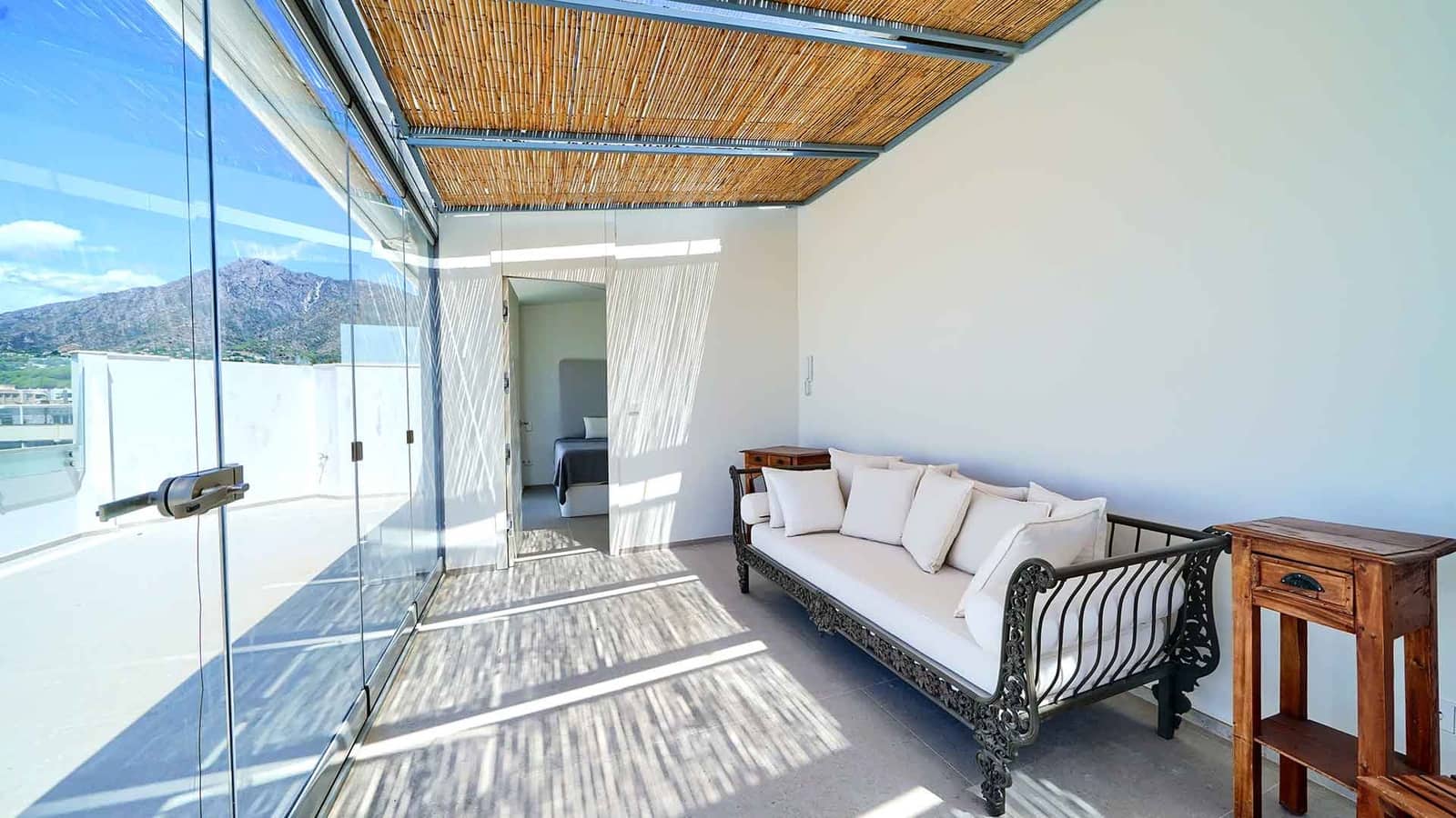 Ático de 3 habitaciones en Marbella en venta con piscina - 2.200.000 € (Ref: 10048961)