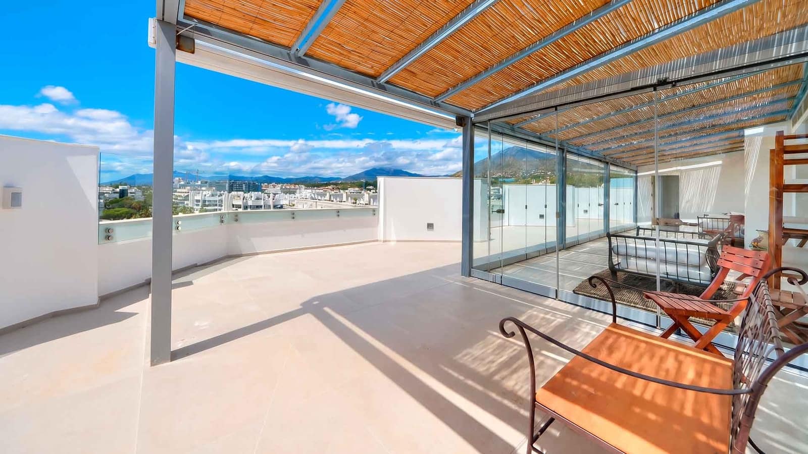 3 bedroom Penthouse for sale in Marbella with pool garage - € 2,150,000 (Ref: 10048961)