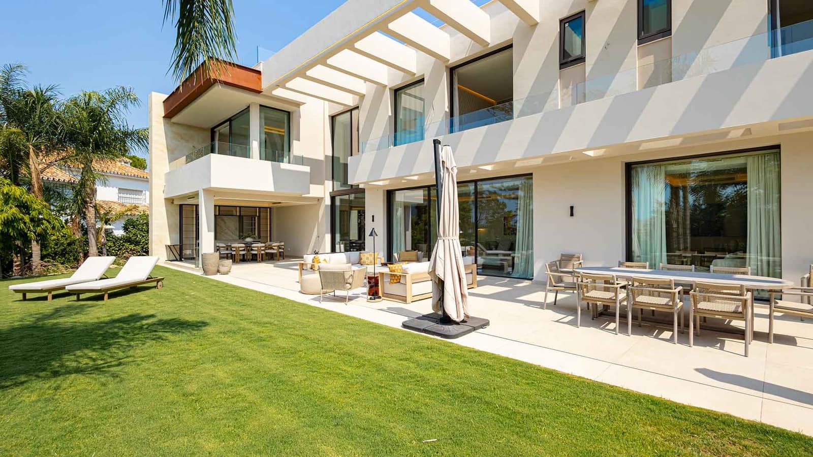 5 bedroom Villa for sale in Los Monteros with pool garage - € 7,600,000 (Ref: 10064069)