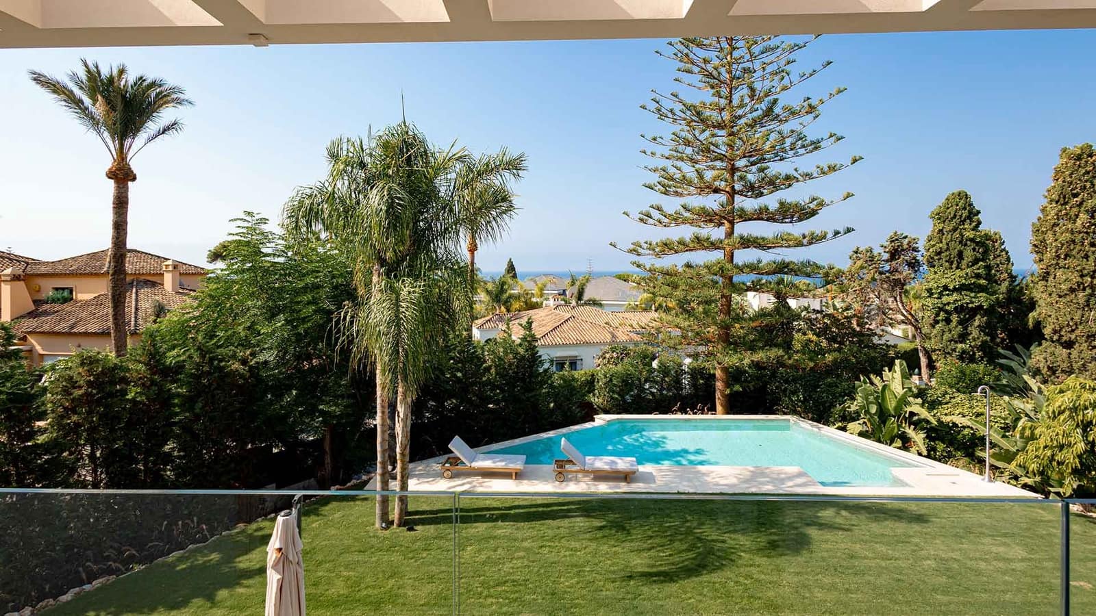 5 bedroom Villa for sale in Los Monteros with pool garage - € 7,600,000 (Ref: 10064069)