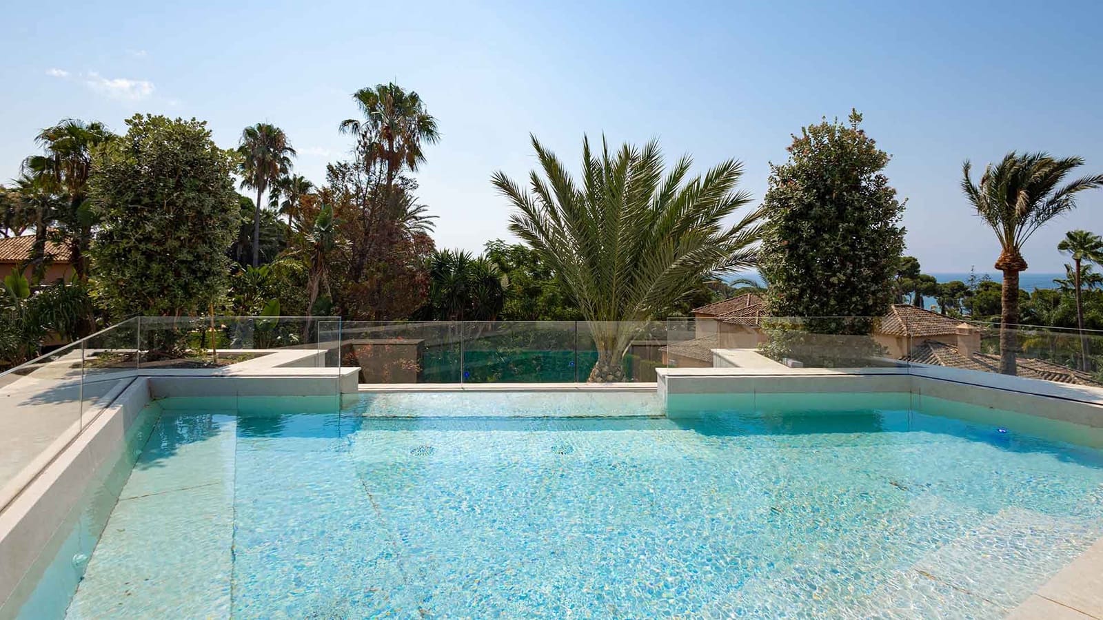 5 bedroom Villa for sale in Los Monteros with pool garage - € 7,600,000 (Ref: 10064069)