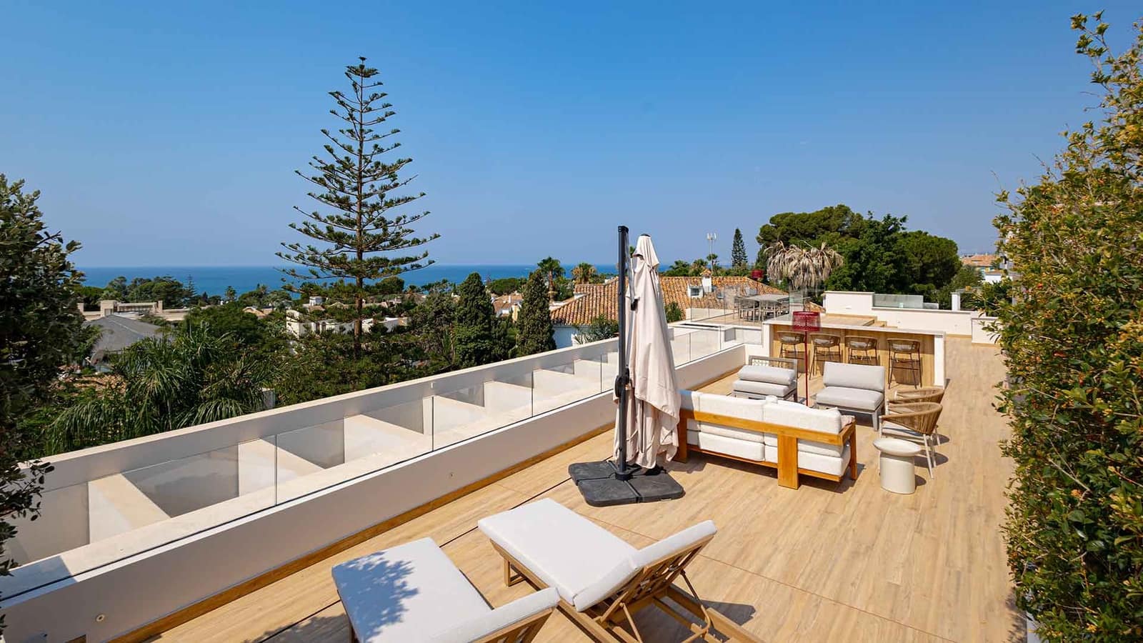 5 bedroom Villa for sale in Los Monteros with pool garage - € 7,600,000 (Ref: 10064069)