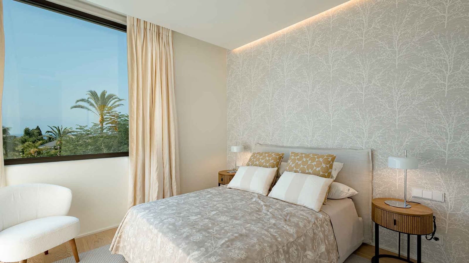5 bedroom Villa for sale in Los Monteros with pool garage - € 7,600,000 (Ref: 10064069)