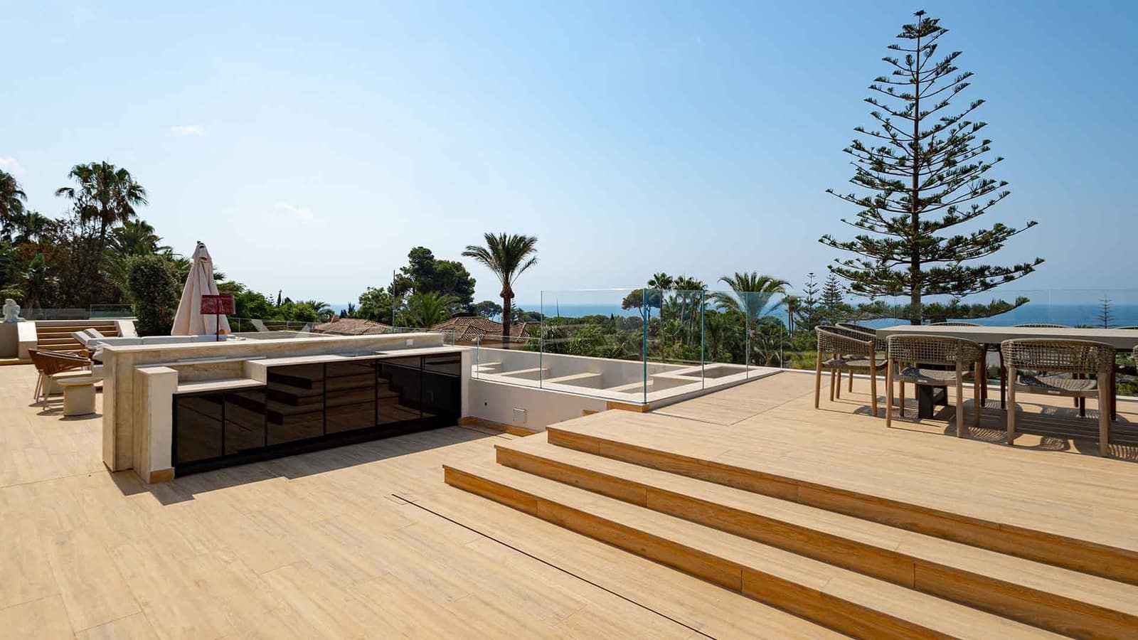 5 bedroom Villa for sale in Los Monteros with pool garage - € 7,600,000 (Ref: 10064069)