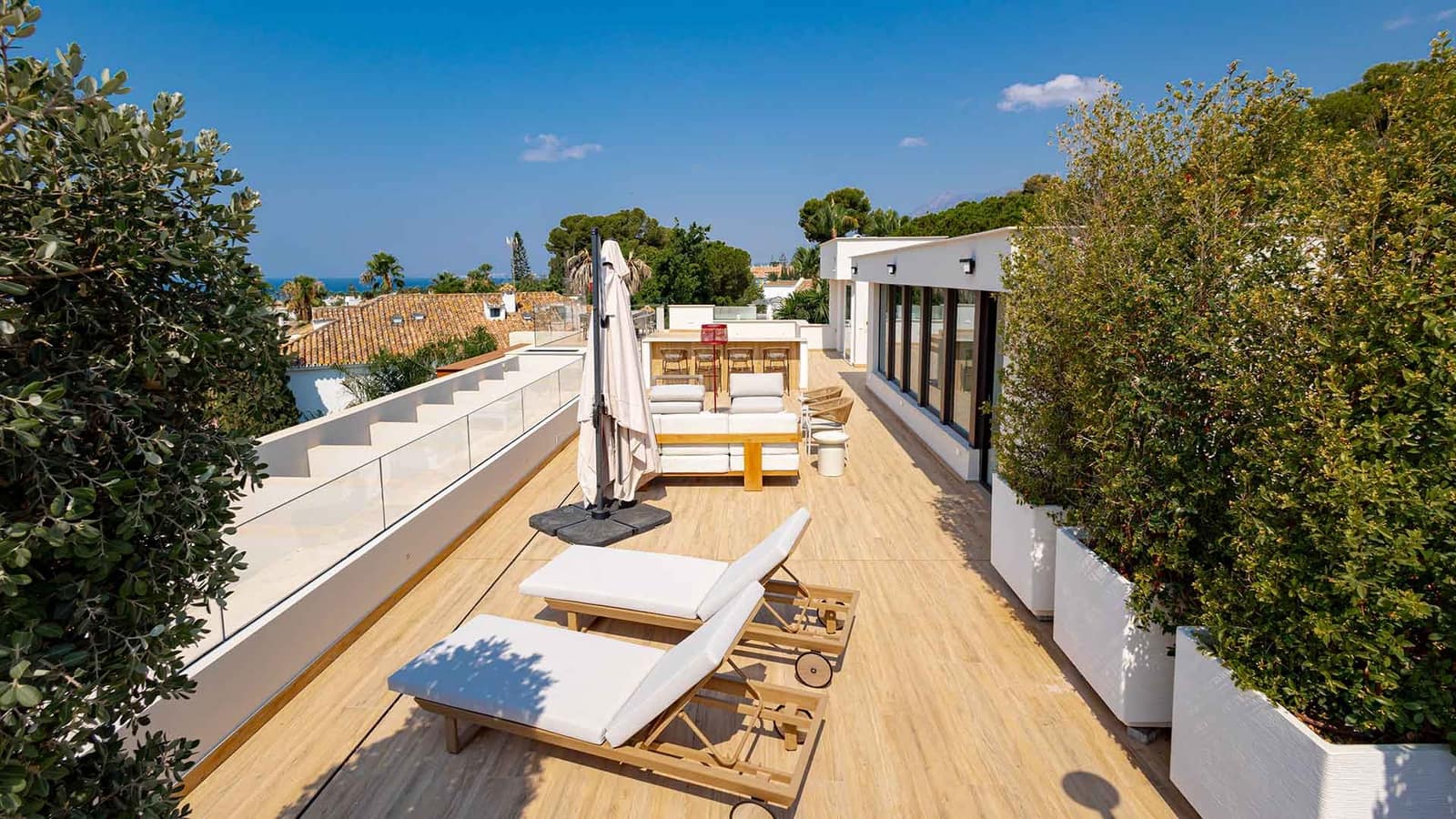 5 bedroom Villa for sale in Los Monteros with pool garage - € 7,600,000 (Ref: 10064069)