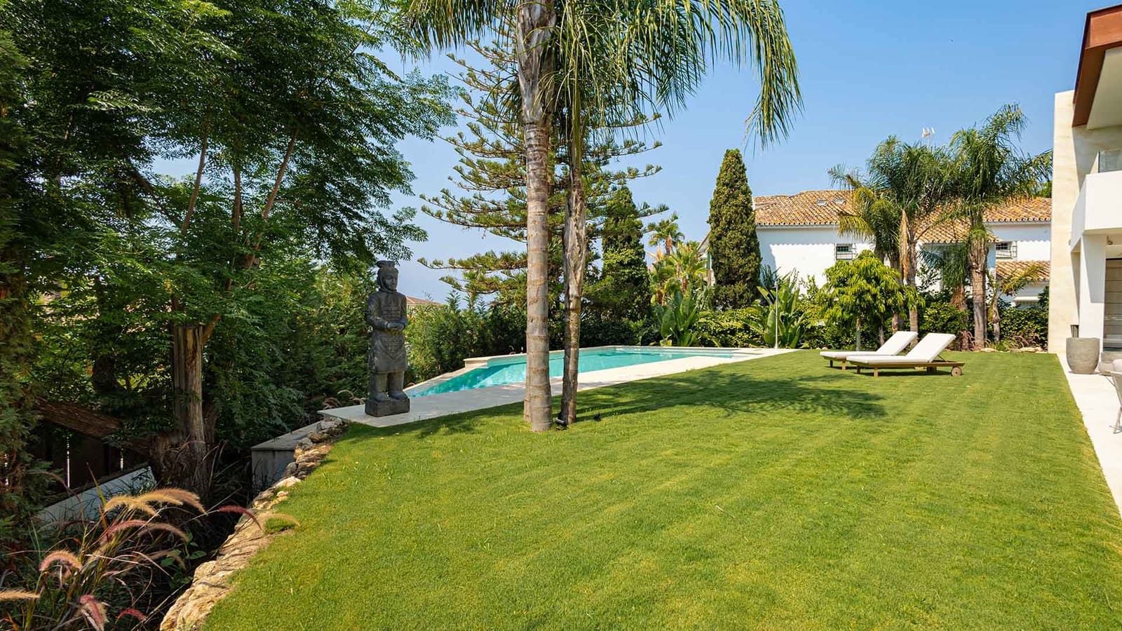 5 bedroom Villa for sale in Los Monteros with pool garage - € 7,600,000 (Ref: 10064069)