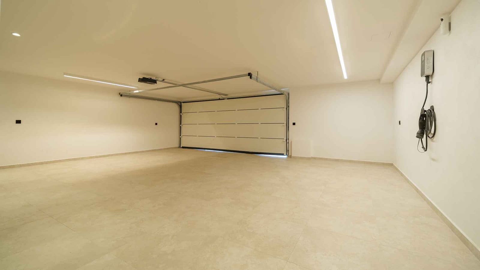 4 quarto Moradia para venda em Marbesa com piscina - 4 000 000 € (Ref: 10075507)