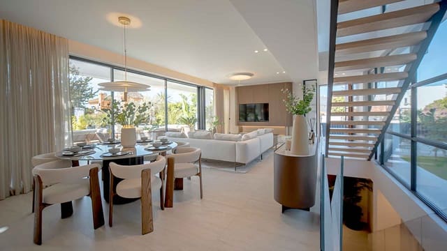 4 quarto Moradia para venda em Marbesa, Marbella com piscina - 4 000 000 € (Ref: 10075507)
