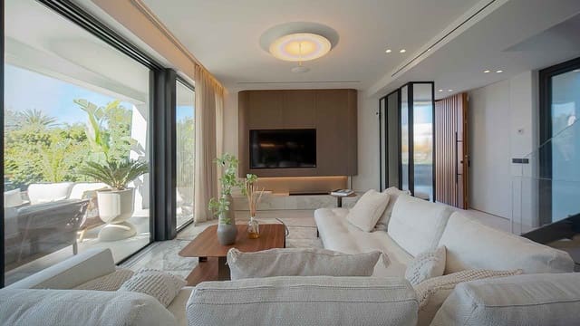 4 quarto Moradia para venda em Marbesa, Marbella com piscina - 4 000 000 € (Ref: 10075507)