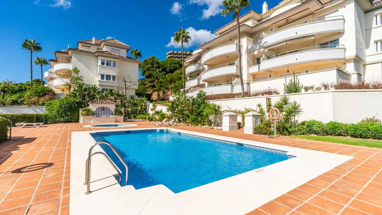 2 soverom Leilighet til salgs i Rio Real med svømmebasseng - € 610 000 (Ref: 10080985)