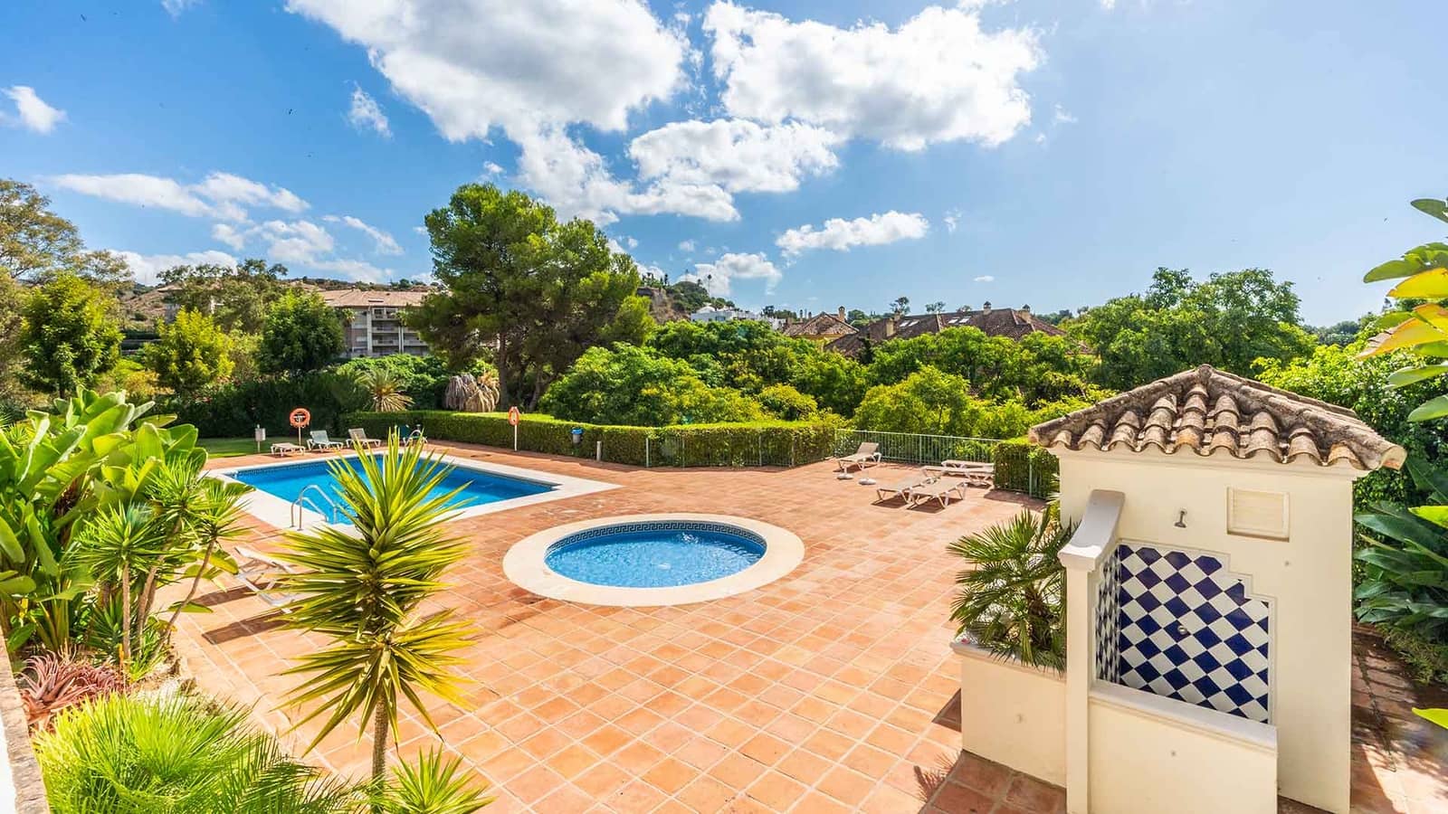 2 soverom Leilighet til salgs i Rio Real med svømmebasseng - € 610 000 (Ref: 10080985)