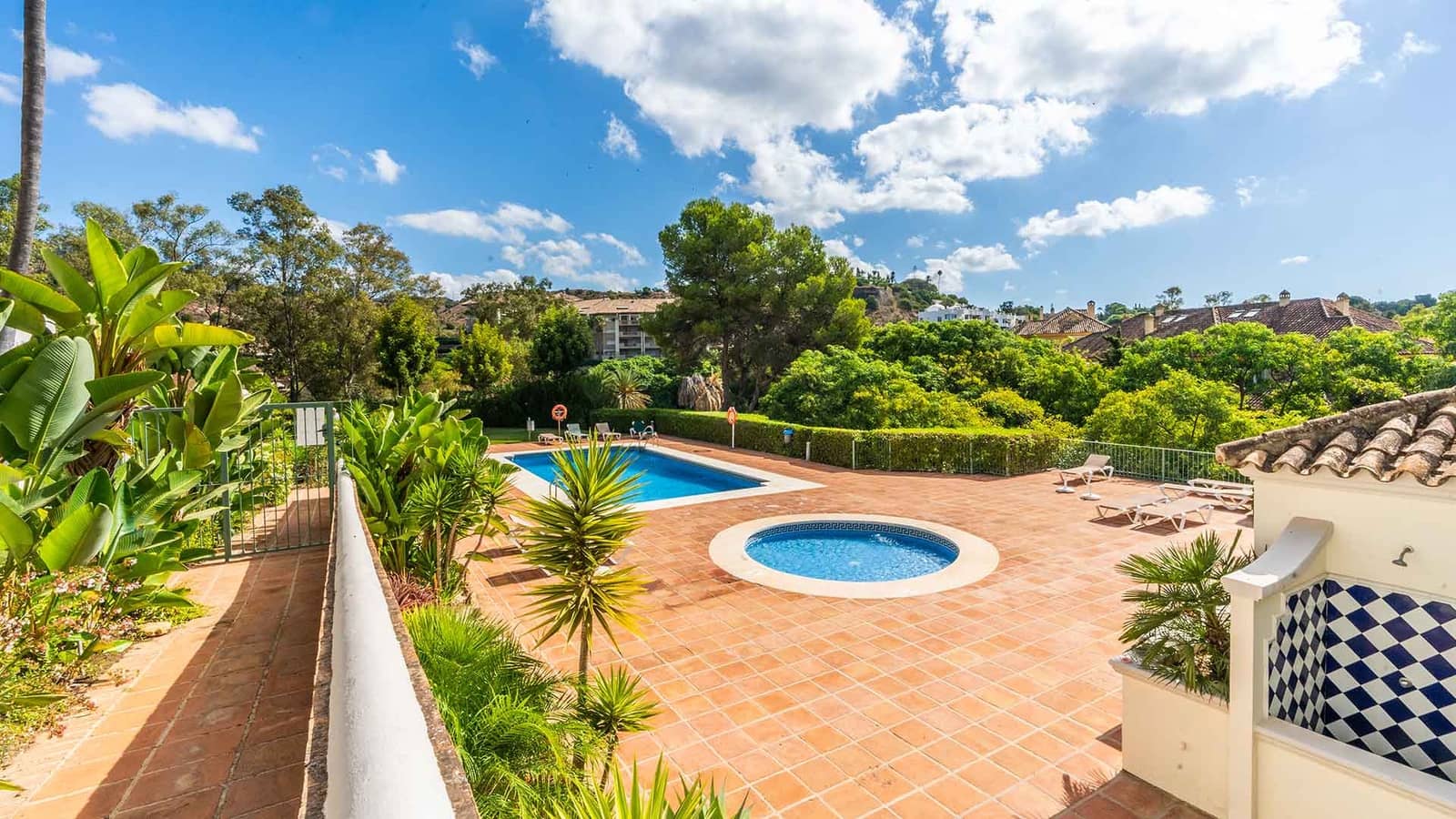 2 soverom Leilighet til salgs i Rio Real med svømmebasseng - € 610 000 (Ref: 10080985)