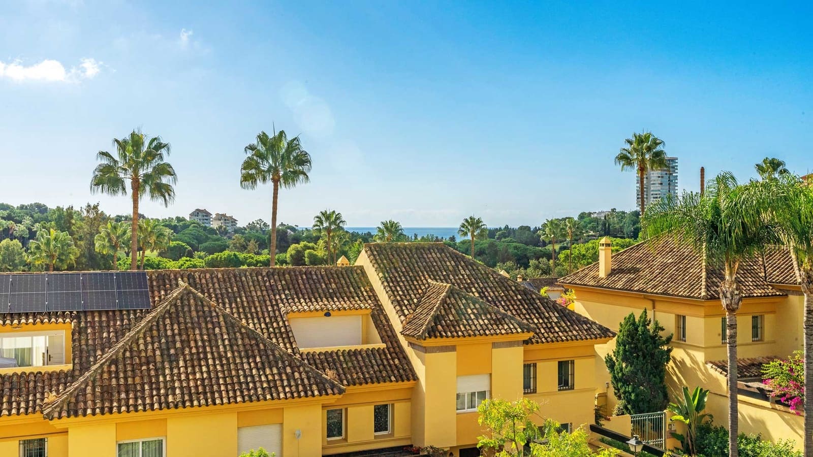 2 soverom Leilighet til salgs i Rio Real med svømmebasseng - € 610 000 (Ref: 10080985)